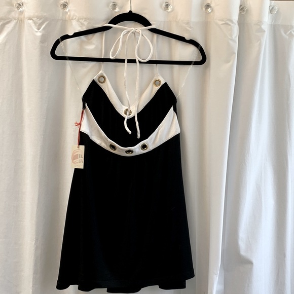 “Fidel” Halter Style Top - Picture 5 of 7